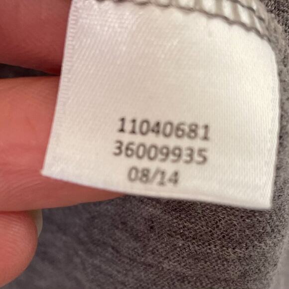 PINK Victoria's Secret Gray Varsity Stripe Logo Long Sleeve V-Neck T-Shirt, M - Picture 6 of 9